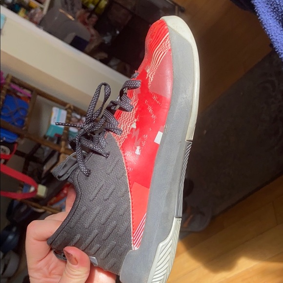 Under armor boys shoes - Picture 3 of 4